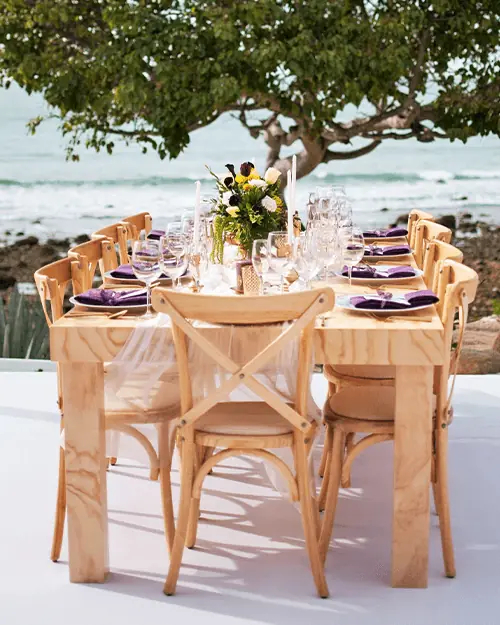 natural banquet table